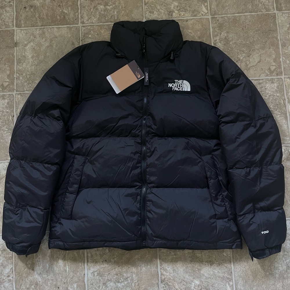 (NEW) The North Face 1996 Retro Nuptse Puffer Jacket (size L)